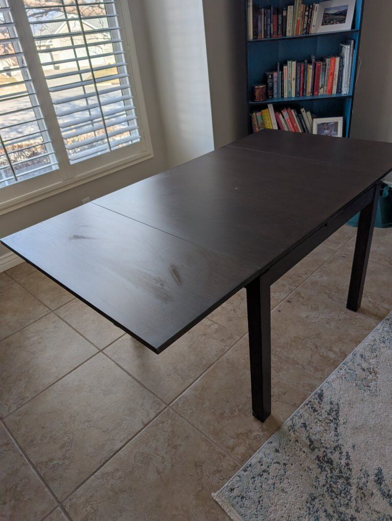 Dining Table with Built-In Hidden Leaves