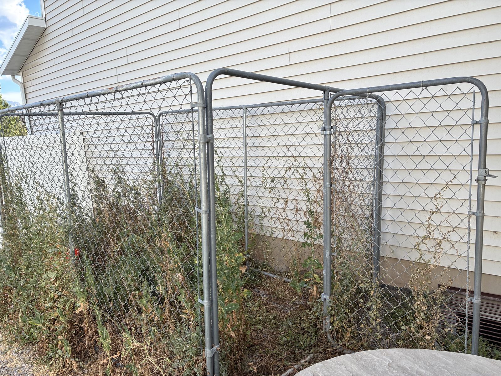 Used Outdoor Dog Run with Gate & 4 Extra Panels - Expandable Pet Enclosure