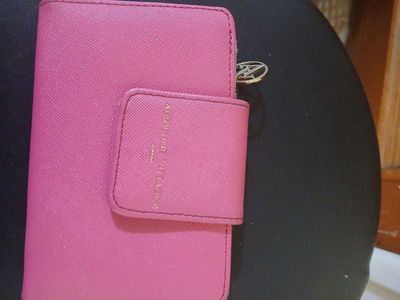 A.V. WALLET