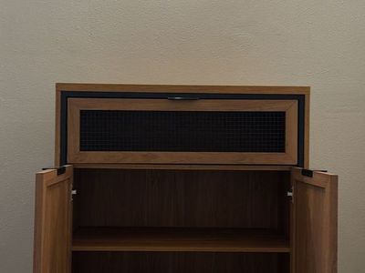 Accent cabinet