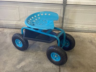 Garden cart. Balloon tires