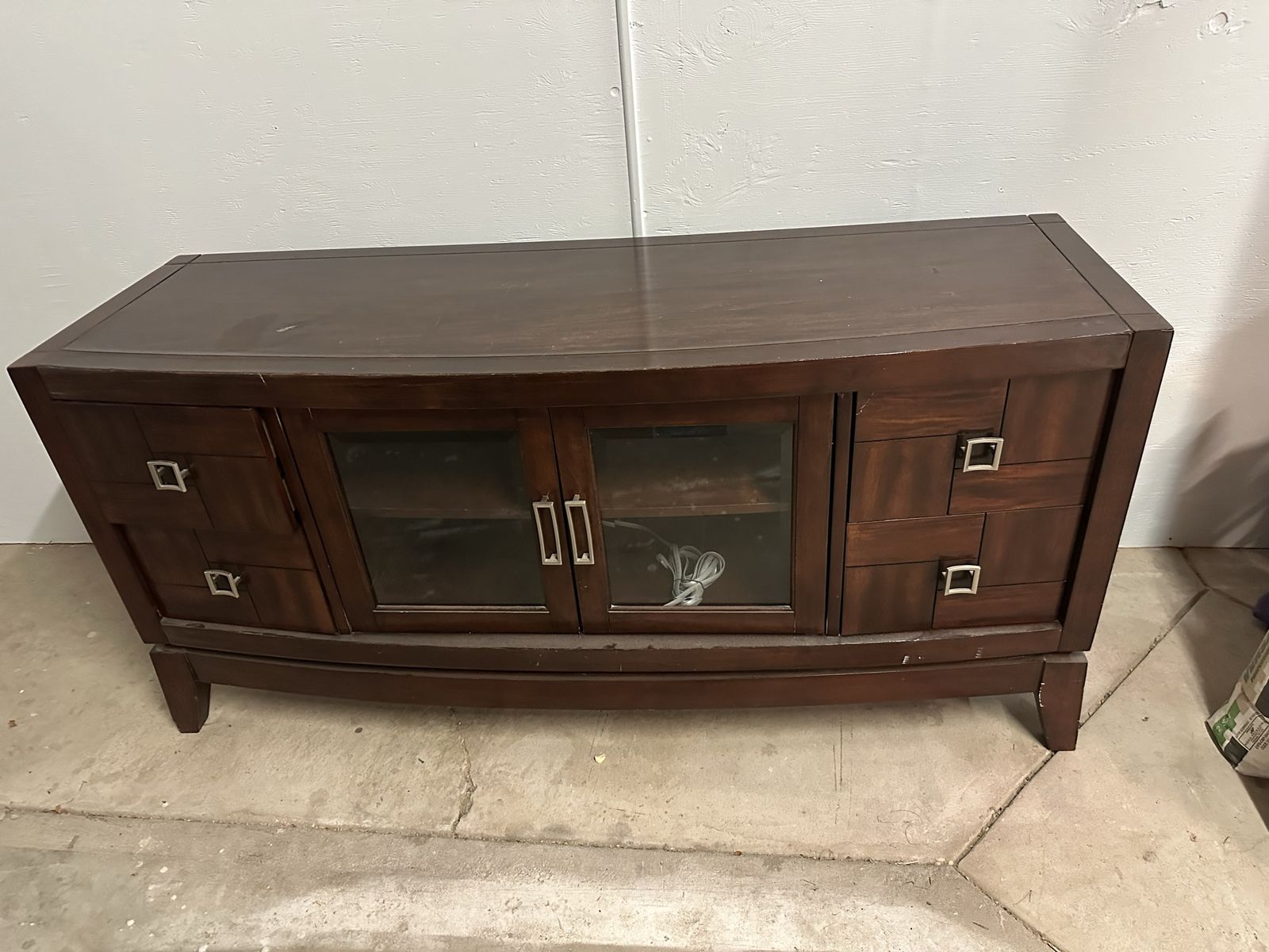 Main image 3