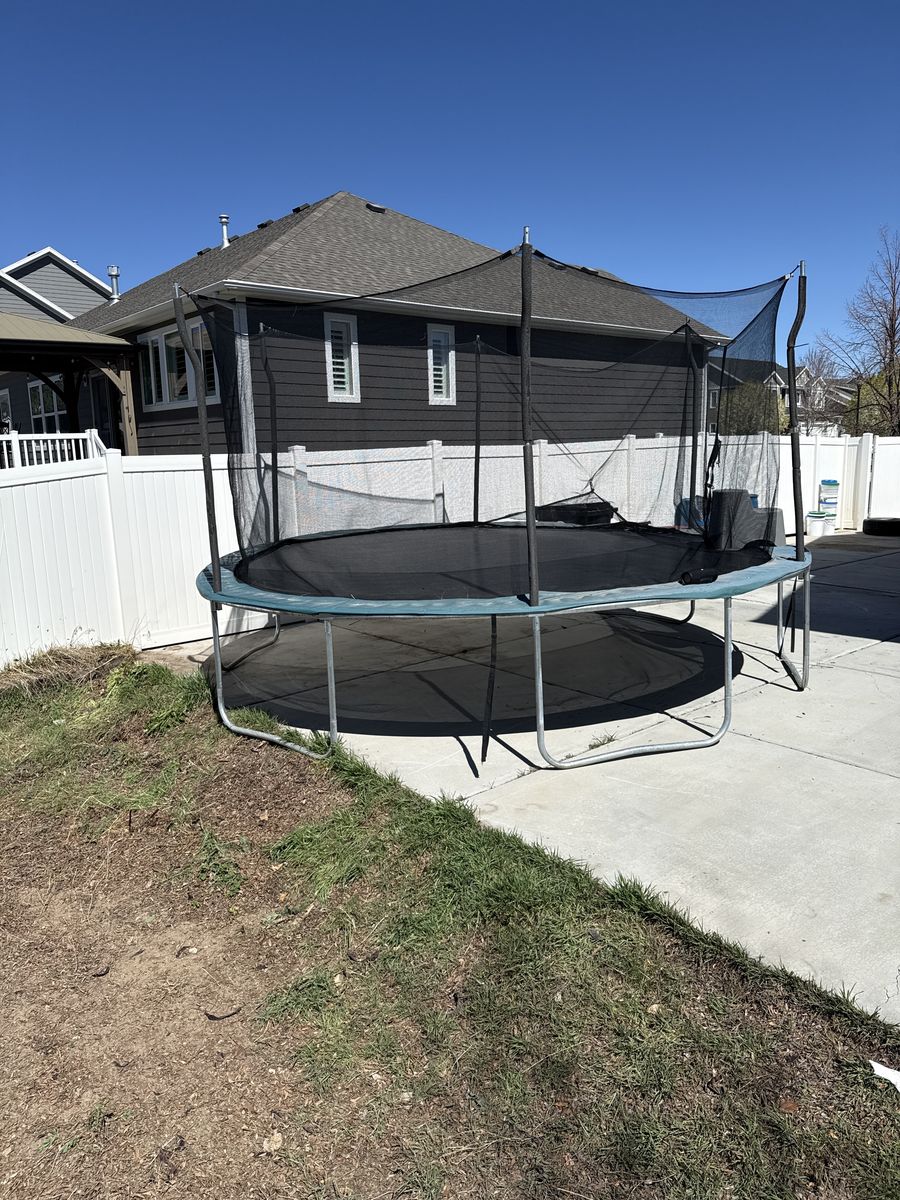 15 Foot Propel Trampoline