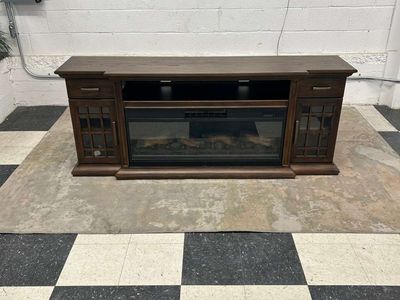 COSTCO TRESANTI EVERETT TV CONSOLE FIREPLACE!! **NO POWER**