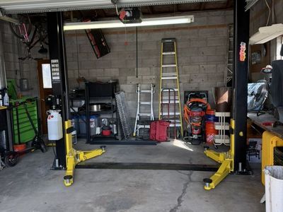 2 Post Vehicle Lift! (AllTheLifts)