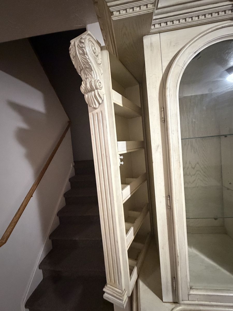 Main image 6