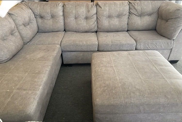 Sectional +ottoman ( delivery available)