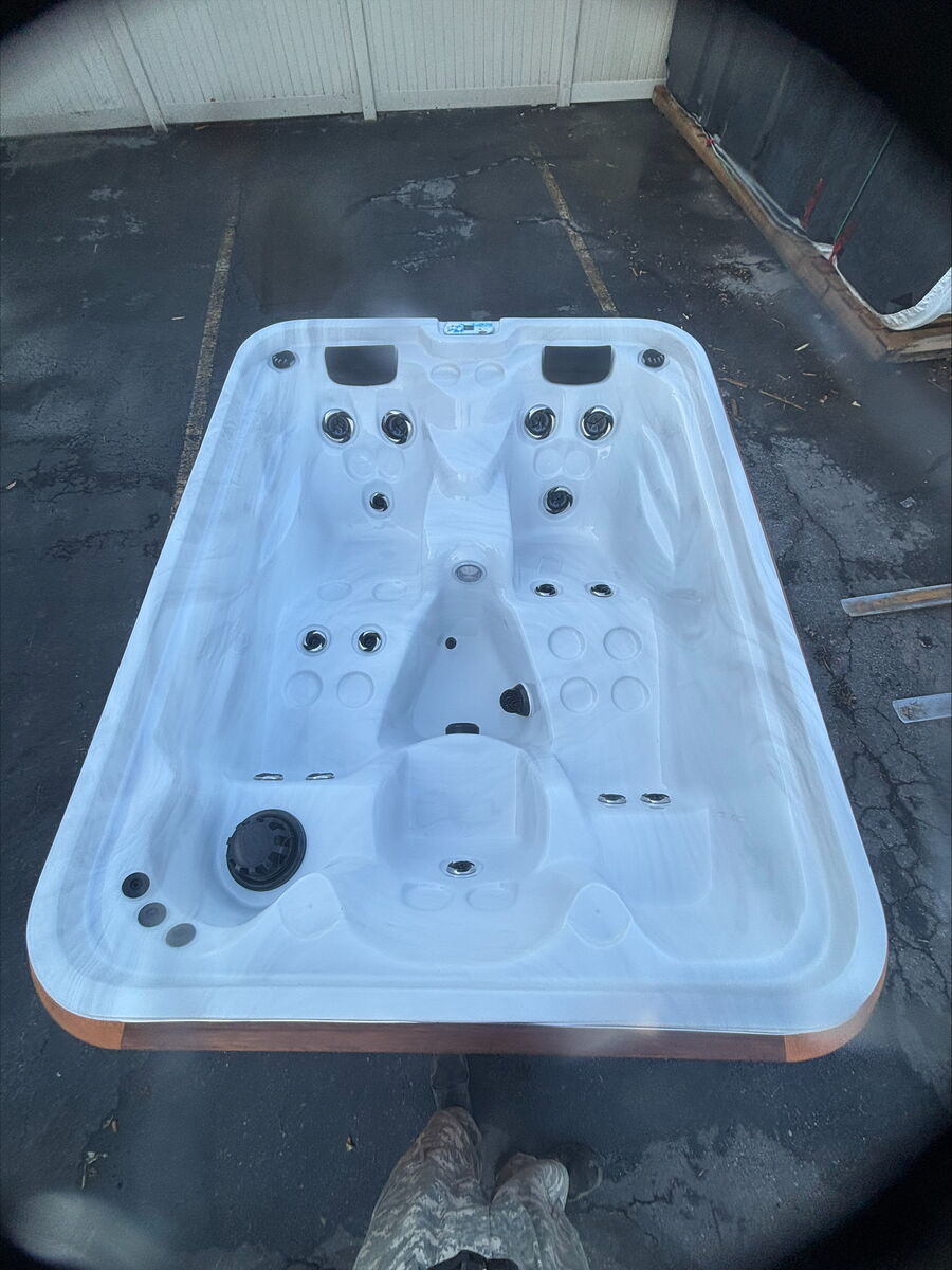 Arctic Spa Timberwolf 5-1/2' x 7'