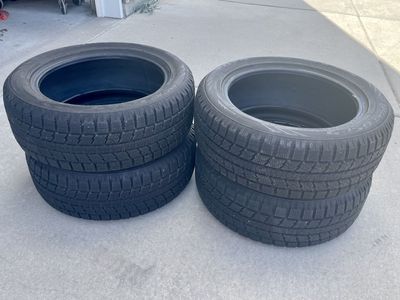 Snow Tires 215/55R17 TOYO OBSERVE GSI-5 Studless