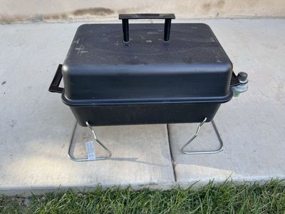 Char-Broil G205251015133 Tabletop Gas Grill - Portable 11,000 BTU BBQ