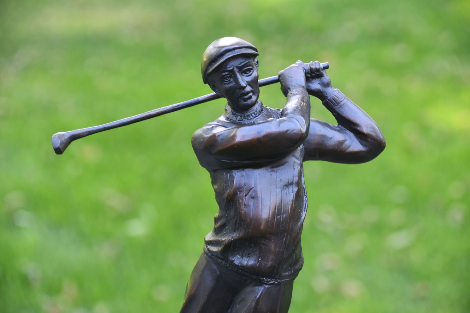 GOLFER STATUE ~ COLD CAST BRONZE ~ HEIGHT 13.5" ~ VINTAGE GOLFER in MID SWING ~ MAN CAVE ~ OFFICE ~ DECOR