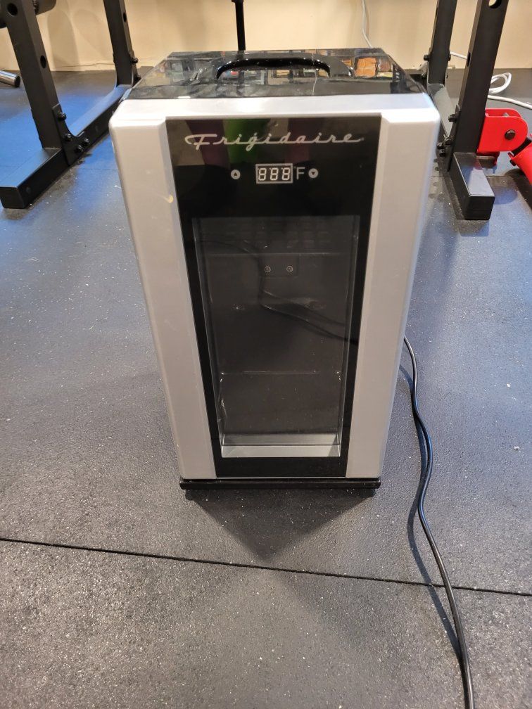 frigidaire drink cooler