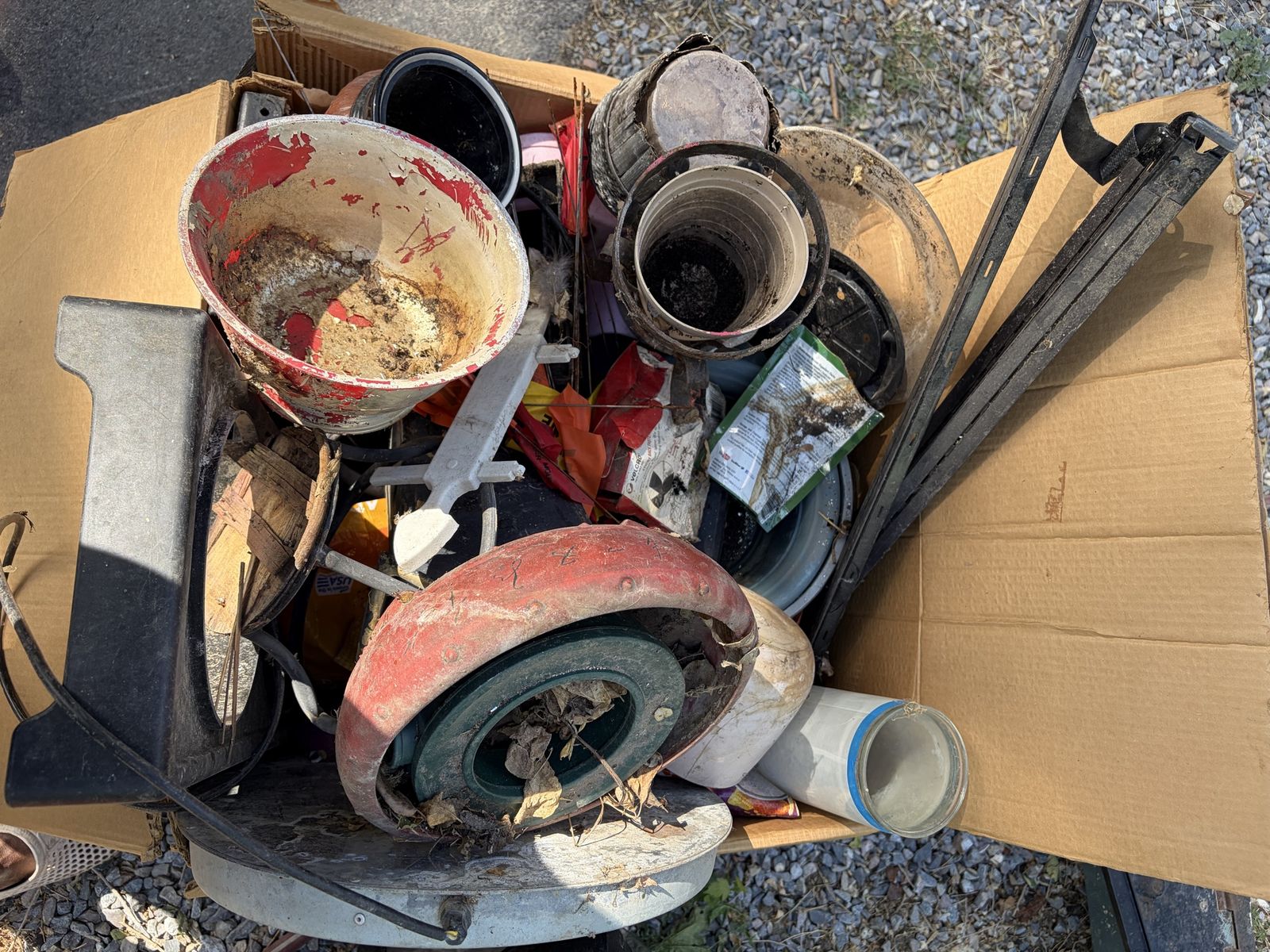 Free planter pots and dog water/food stand