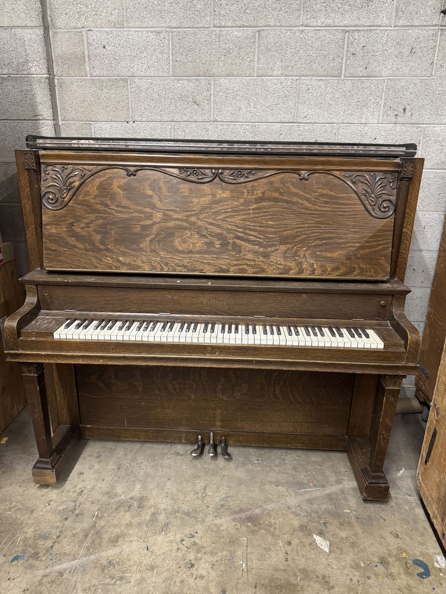 Antique Upright Piano – Decor / DIY Project