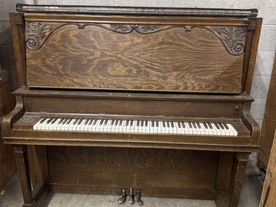 Antique Upright Piano – Decor / DIY Project