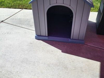 Keter Outdoor Large Dog House
Qty-1