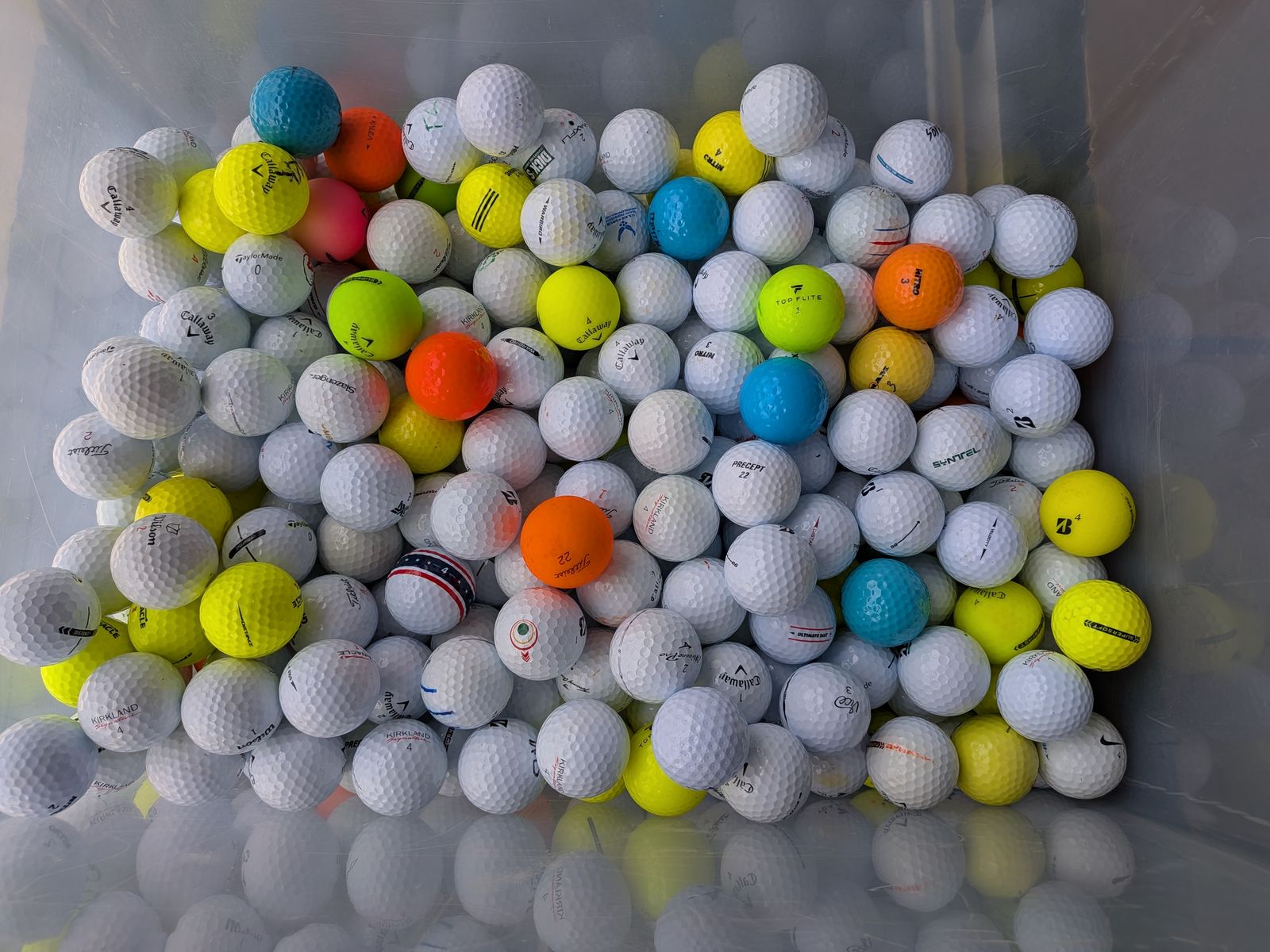 Excellent condition golf balls.