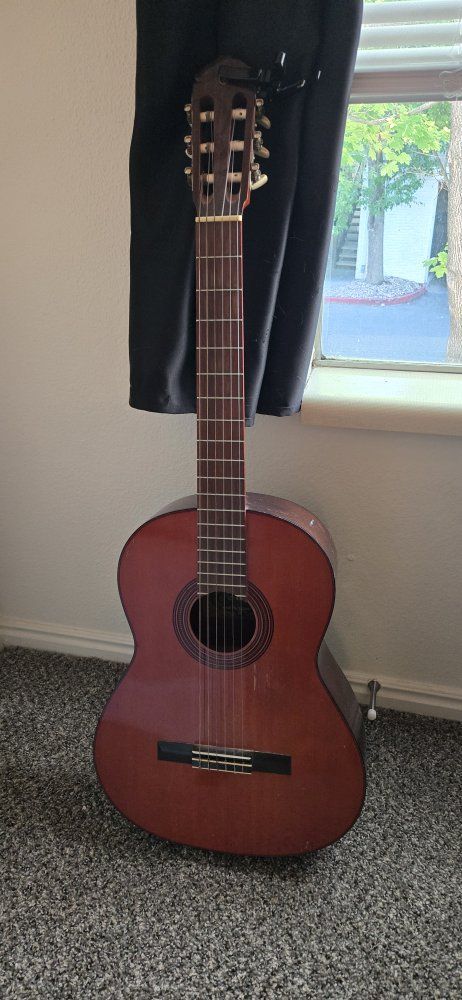 Yamaha Guitar Great Condition