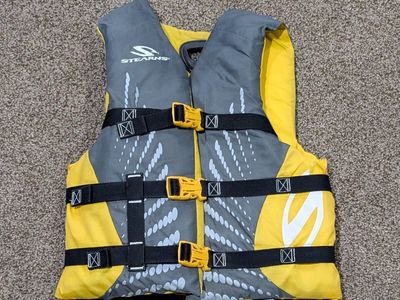 Stearns Youth Size Life Jacket / Life Vest
