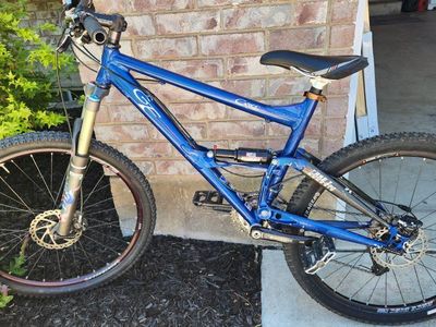 Full suspension mountain bike