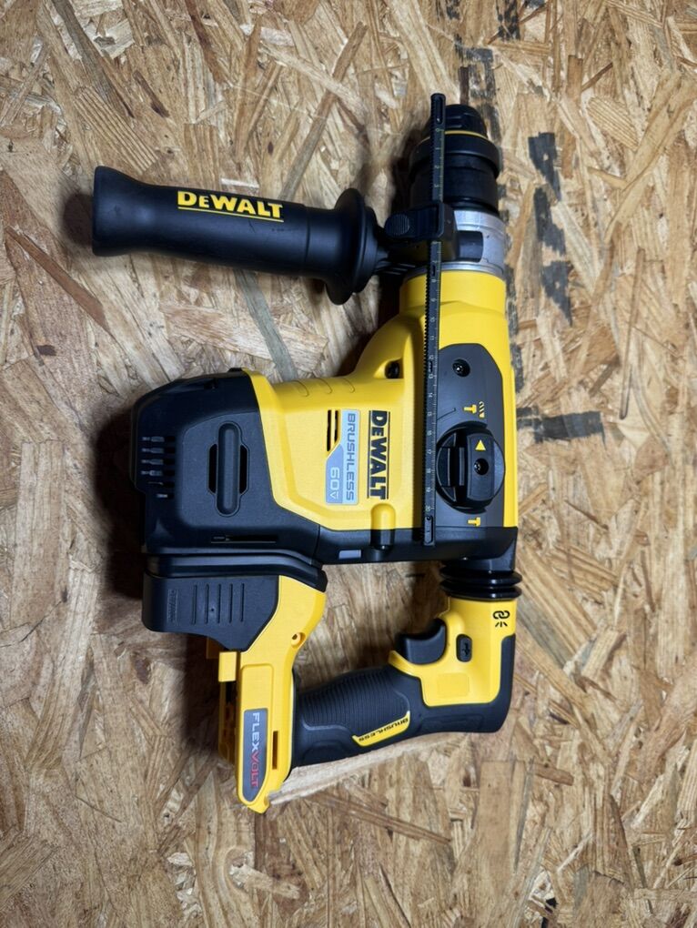 60V 11/4 SDS  Plus Rotary Hammer Dewalt