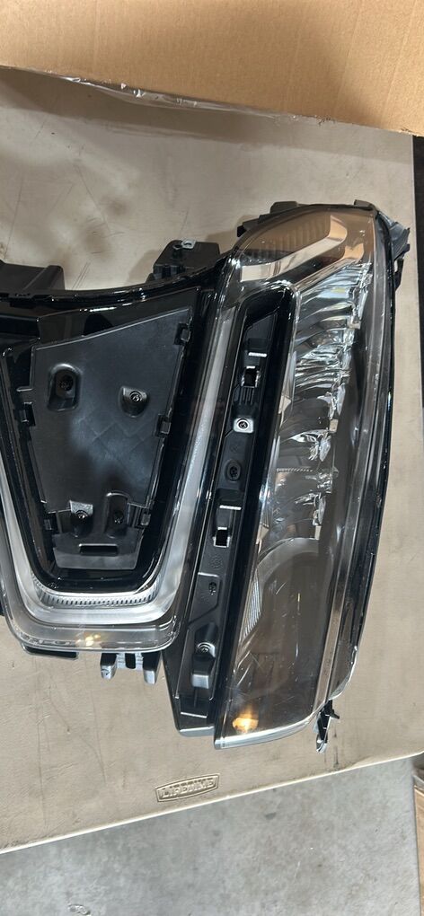 GM Headlight Assembly