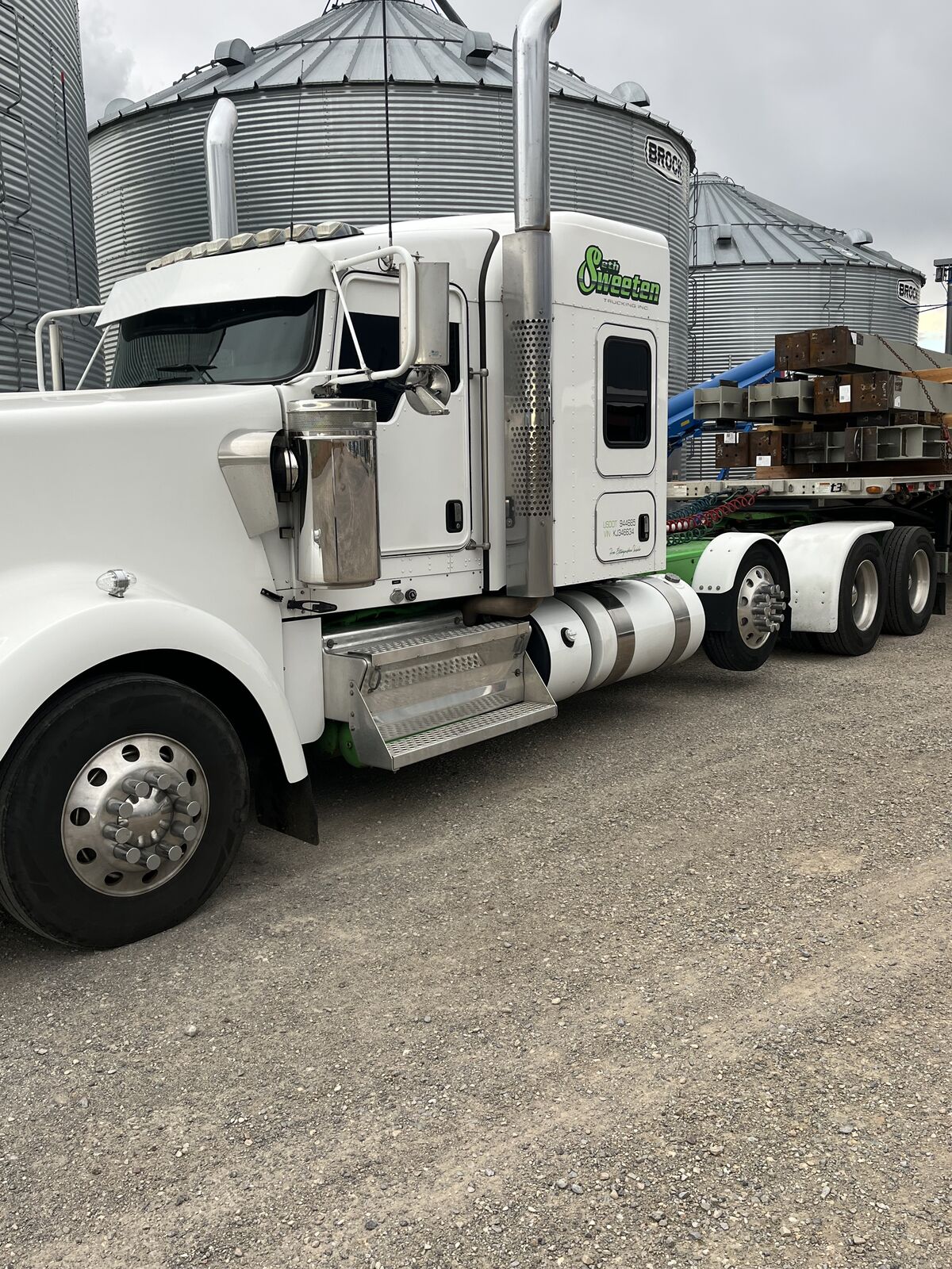 2019 Kenworth W900L