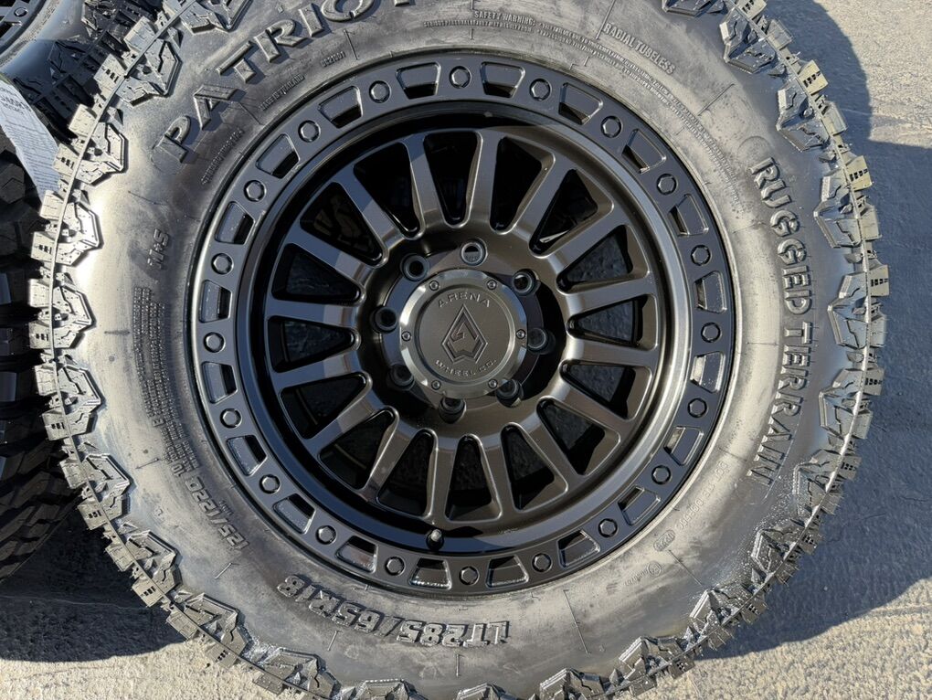 18 Arena 8 Lug | 8x6.5 8x165 33 R/T 285/65R18