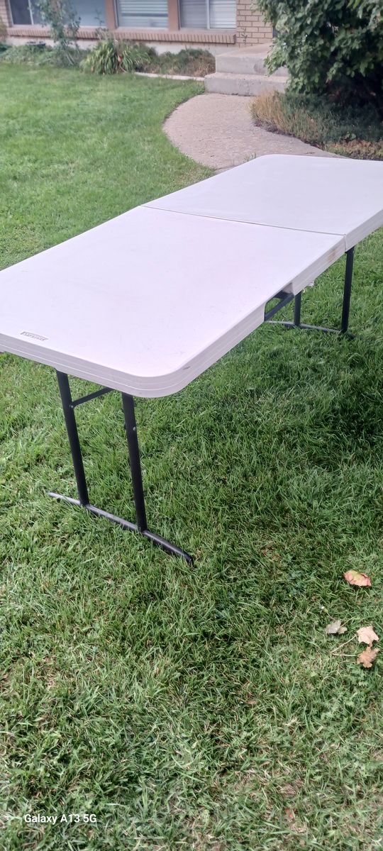Lifetime 6 Foot Folding Table