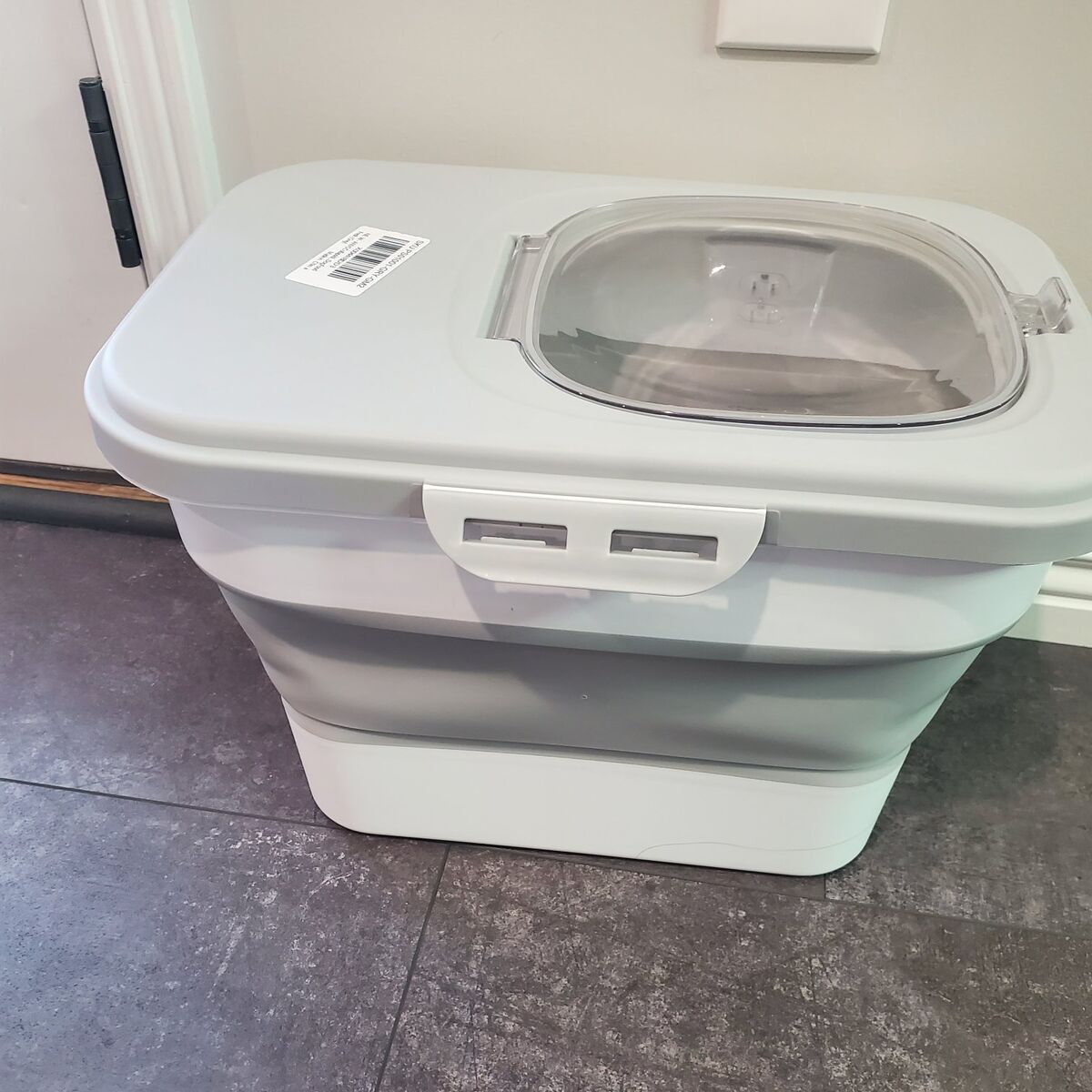 Dog/cat food container
