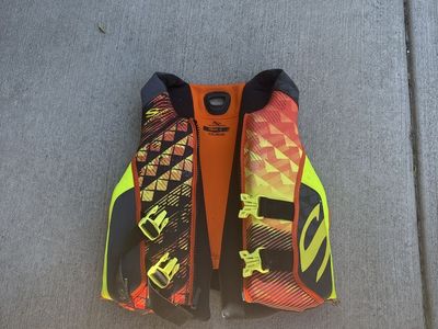 Stearns Life Vest PFD Orange Yellow Geometric Size Small