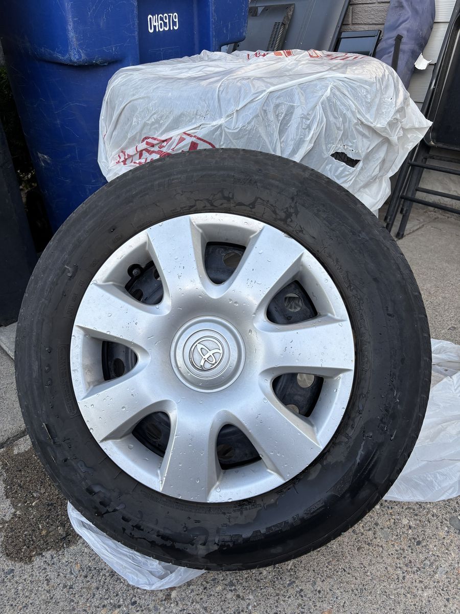 Stock rims and tires Toyota camry
