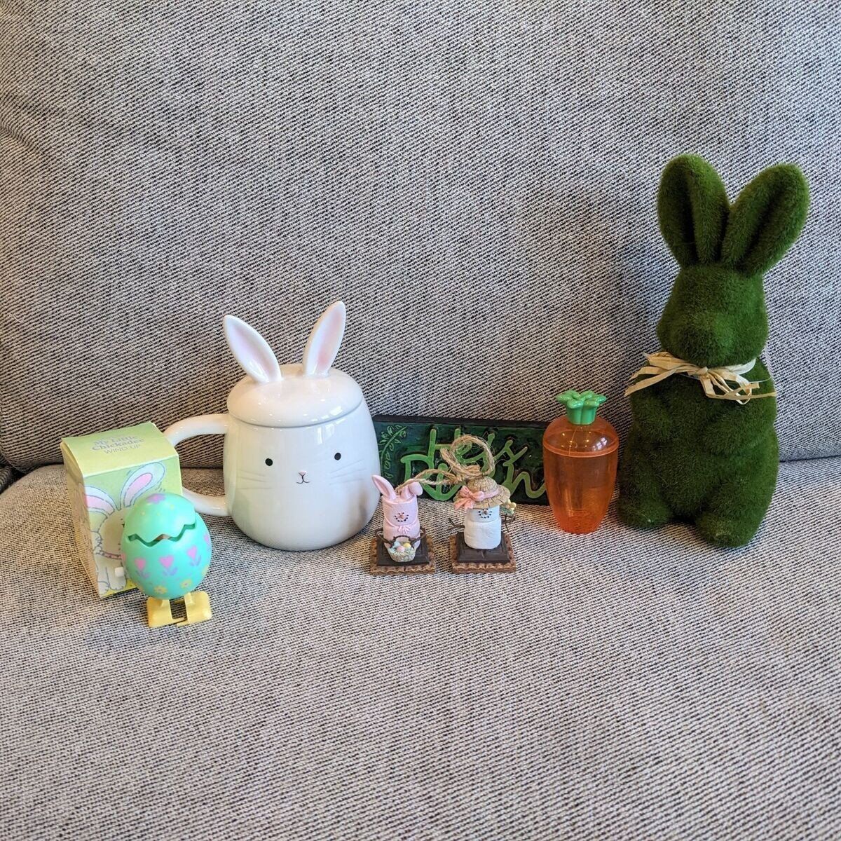 Easter Decorations - Bunny Mug with Lid, Ornaments