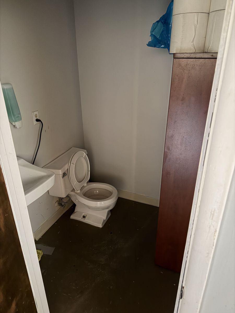 Main image 4