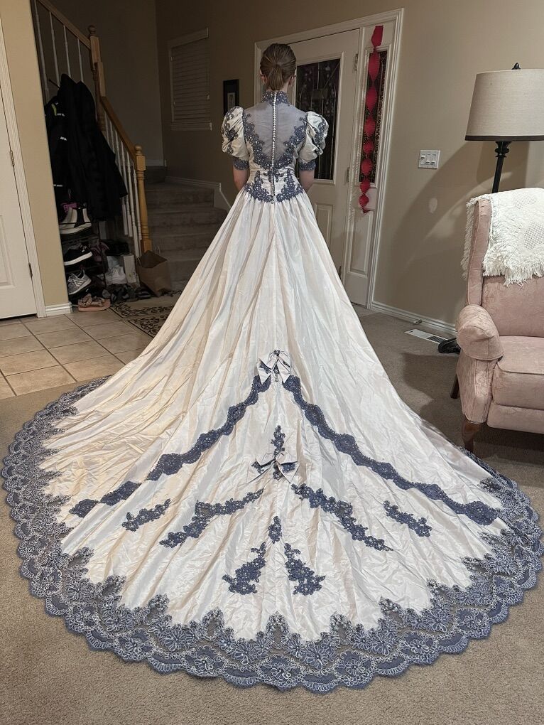 Vintage Violet Black Wedding Dress size 2-4