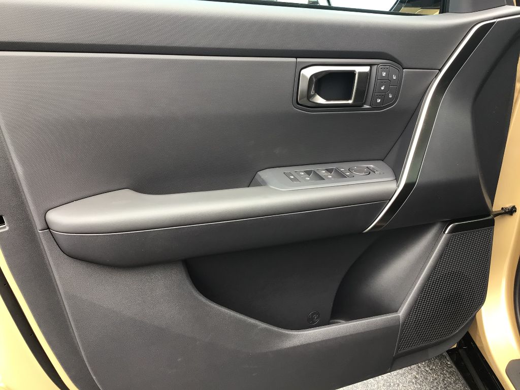 Main image 6