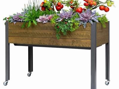 CedarCraft Self-Watering Elevated Spruce Planter 1449839 #82852