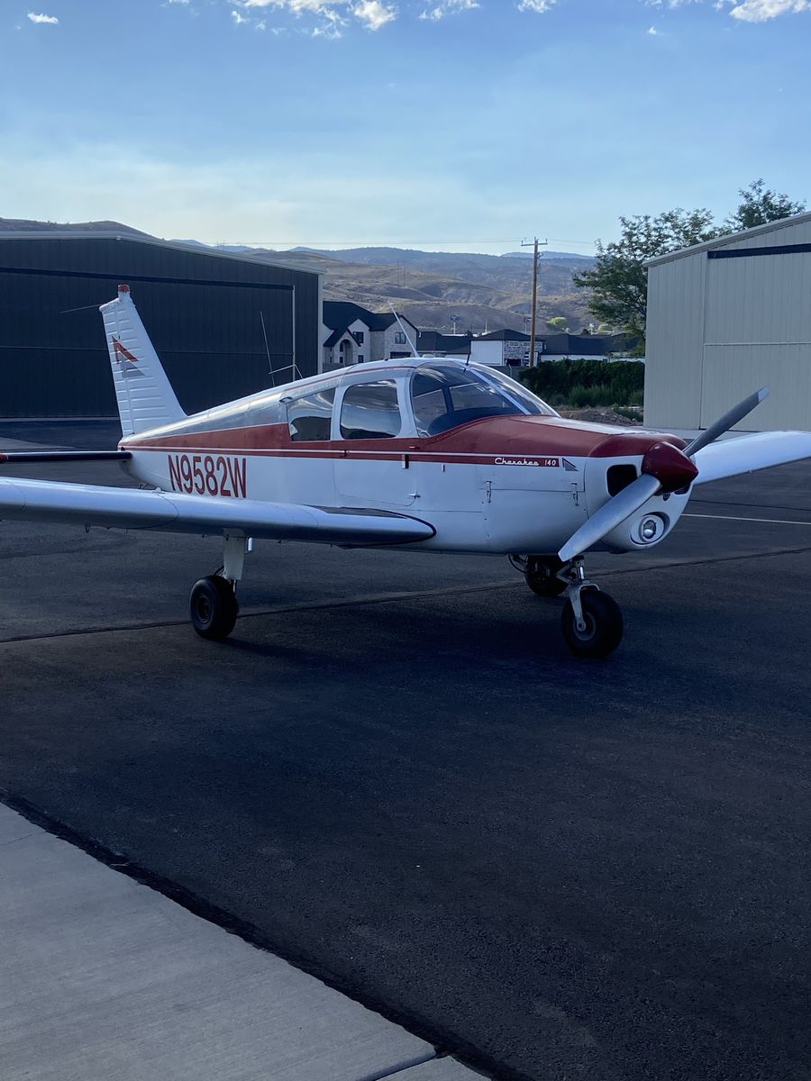 Piper Cherokee 140/150 Single-Engine Airplane