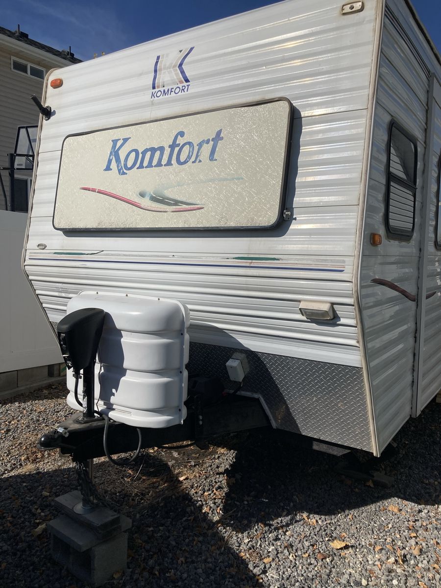 Komfort Travel Trailer - Bumper Pull RV  2002