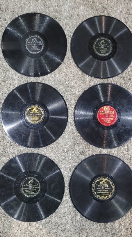 18 Vintage 78-RPM Records