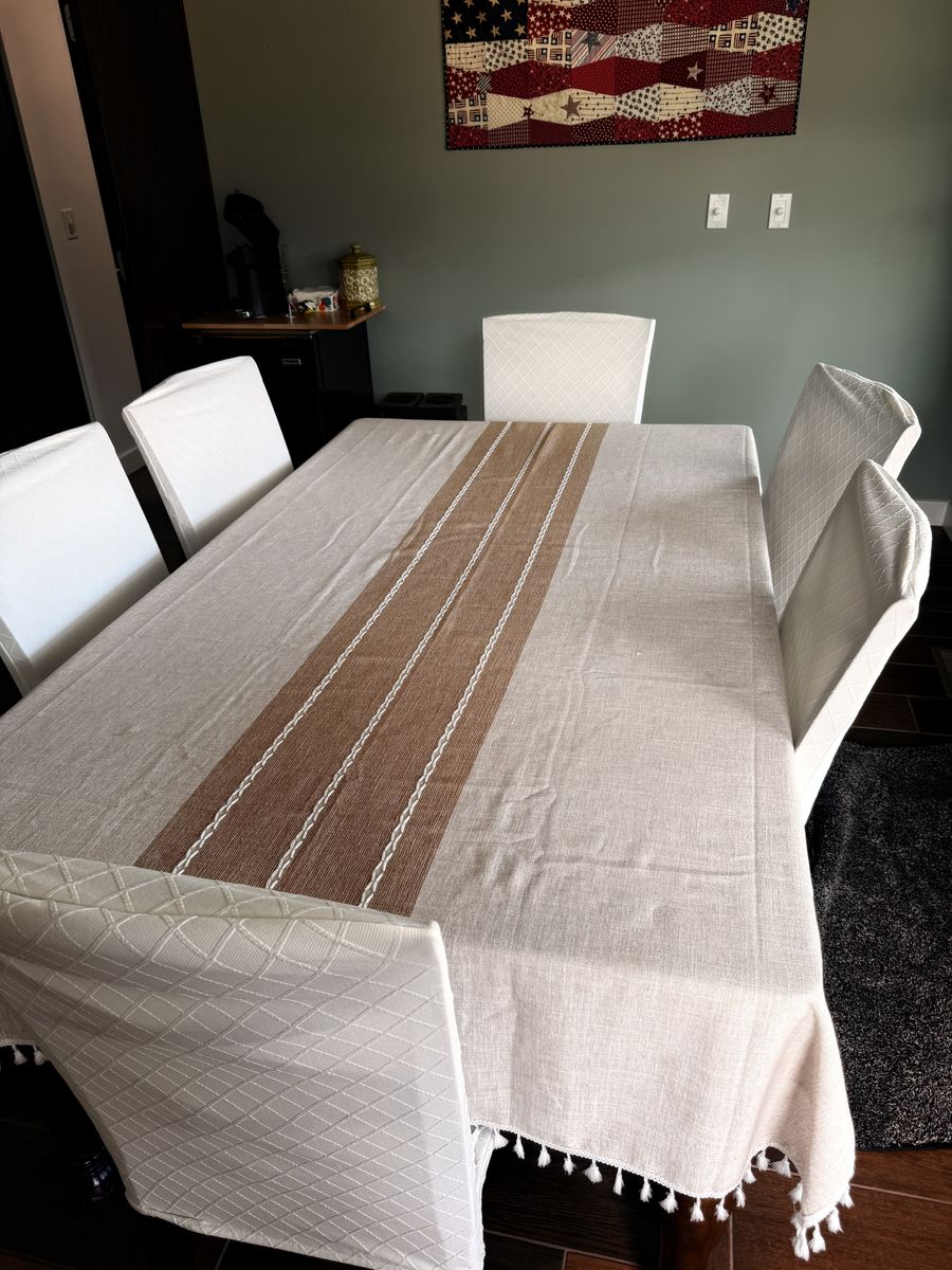 Ashley Porter Traditional Dining Room Set – Like New – Seats 8