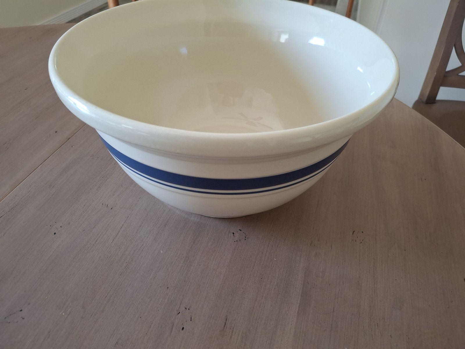 Roseville Ohio Six Quart Ceramic Mixing Bowl-unused