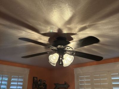 White 5-Blade Ceiling Fan with Light Kit - Used