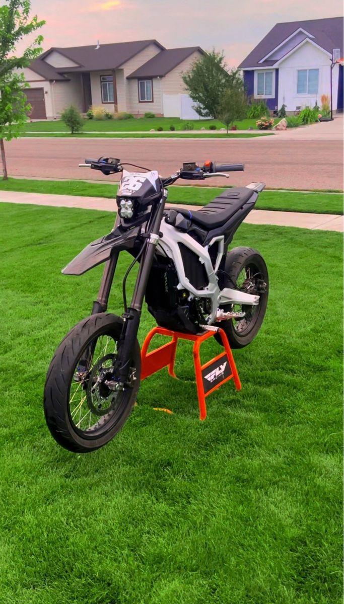 Surron ultra bee Electric Dirt Bike Supermoto Conversion with LED Headlight