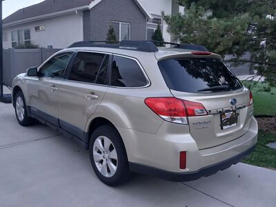 2010 SUBARU OUTBACK 2.5i Premium