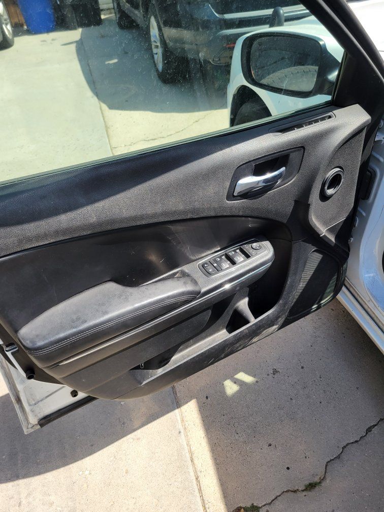 Main image 6