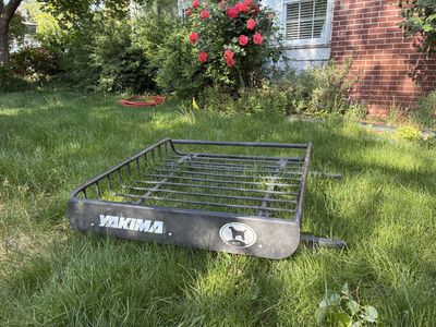 Yakima LoadWarrior Roof Cargo Basket with Thule Crossbar Mounts - Universal Fit Storage