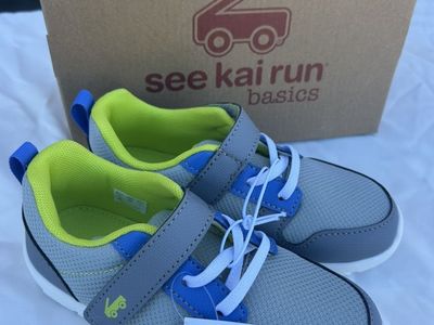 See Kai Run Basics Tenny sneakers