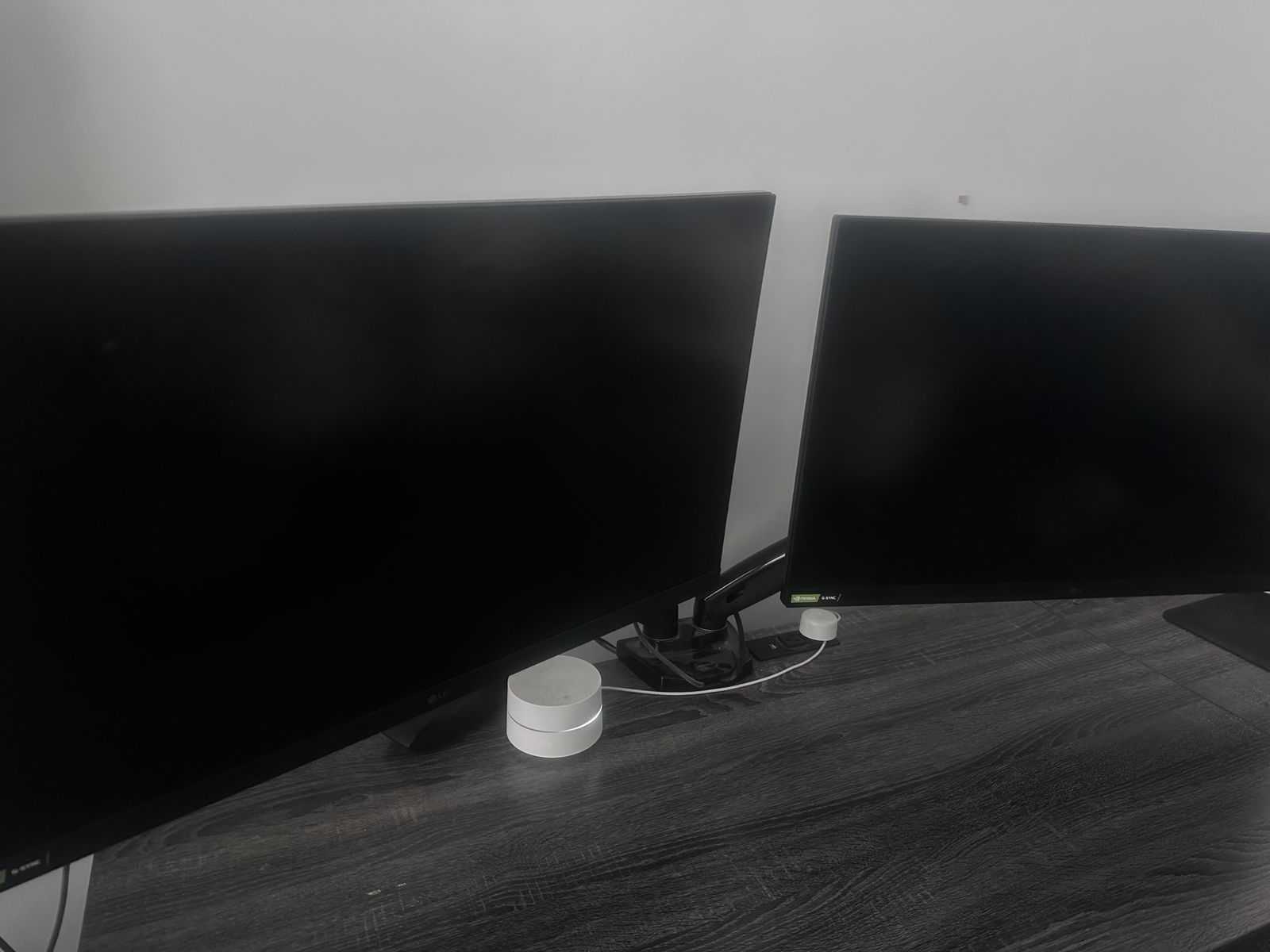 Nvidia G-Sync Dual 32 Gaming Monitors W/ Mount