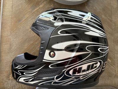 Adult XXL helmet (HJC)